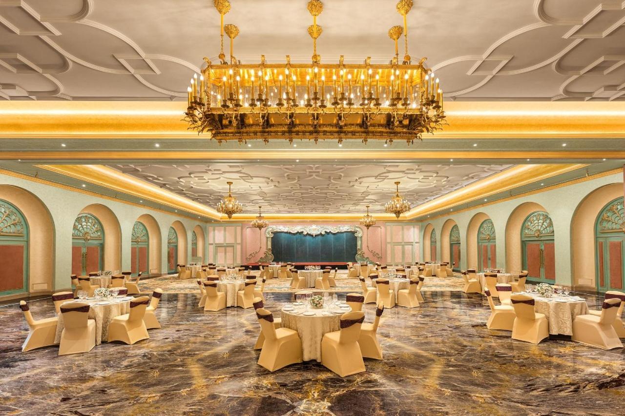 Hotel Hillock อาเมดาบัด ภายนอก รูปภาพ