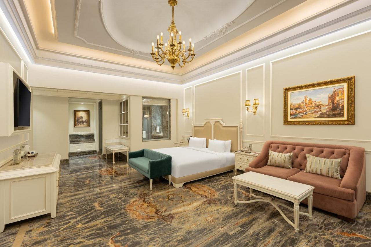 Hotel Hillock อาเมดาบัด ภายนอก รูปภาพ