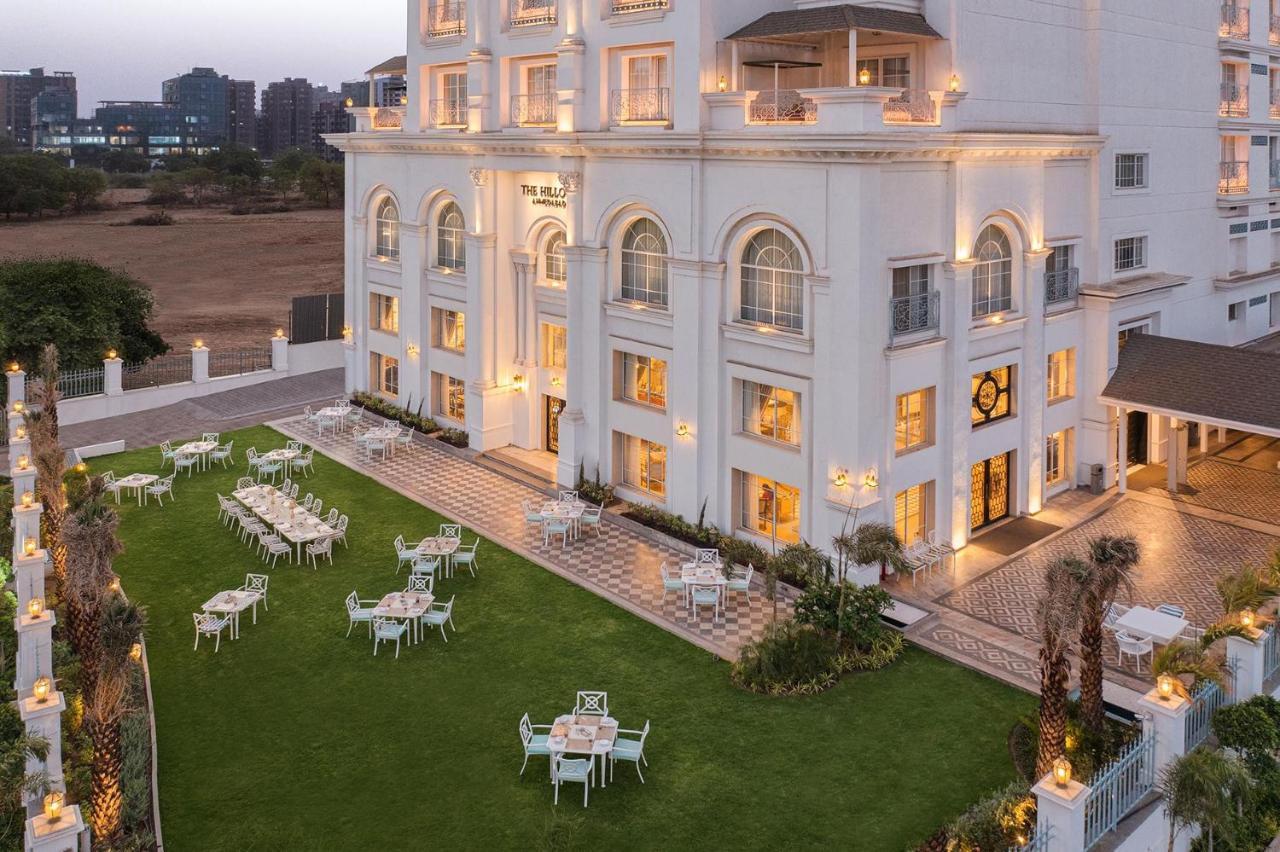 Hotel Hillock อาเมดาบัด ภายนอก รูปภาพ