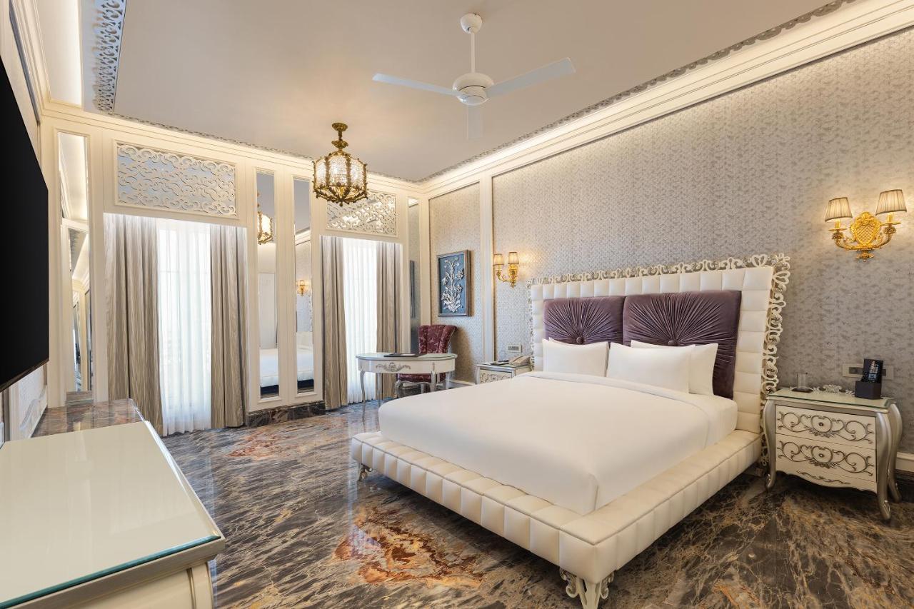 Hotel Hillock อาเมดาบัด ภายนอก รูปภาพ