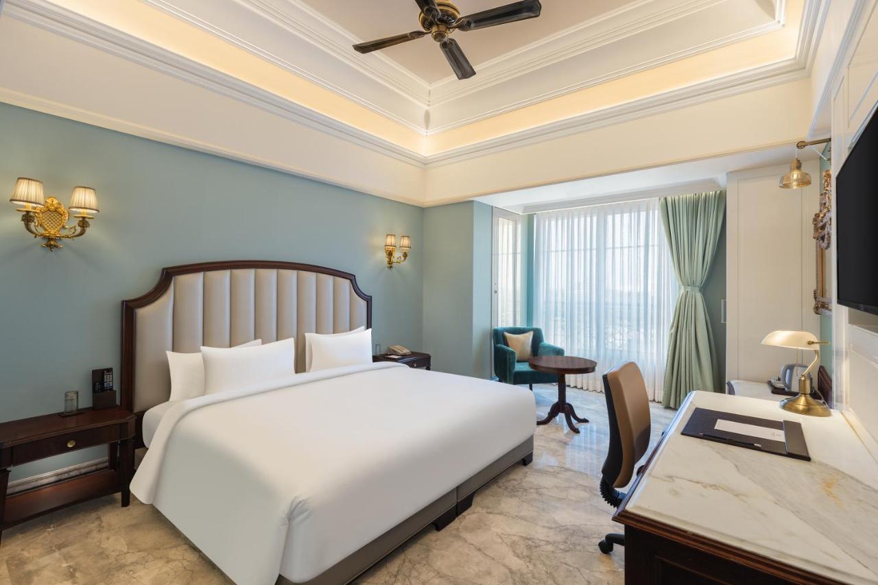 Hotel Hillock อาเมดาบัด ภายนอก รูปภาพ