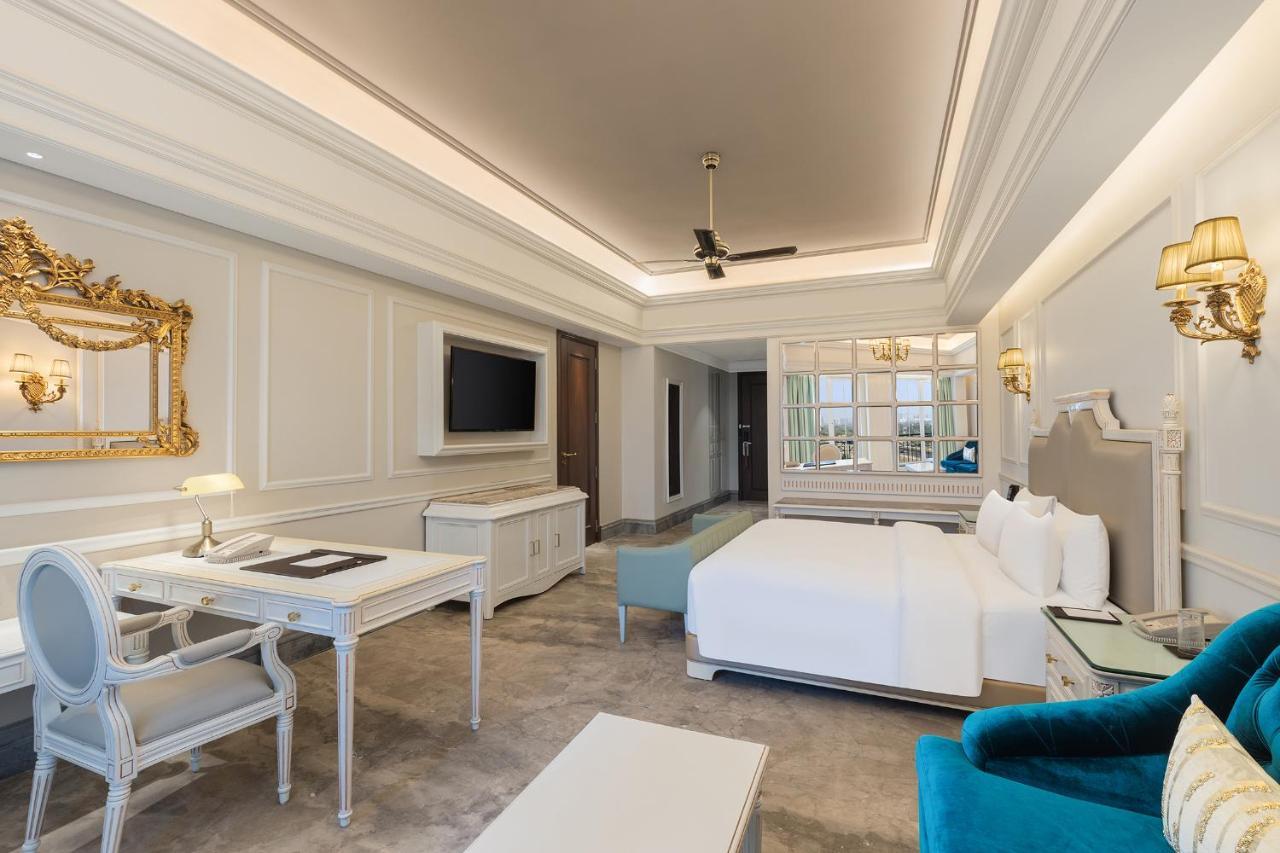 Hotel Hillock อาเมดาบัด ภายนอก รูปภาพ