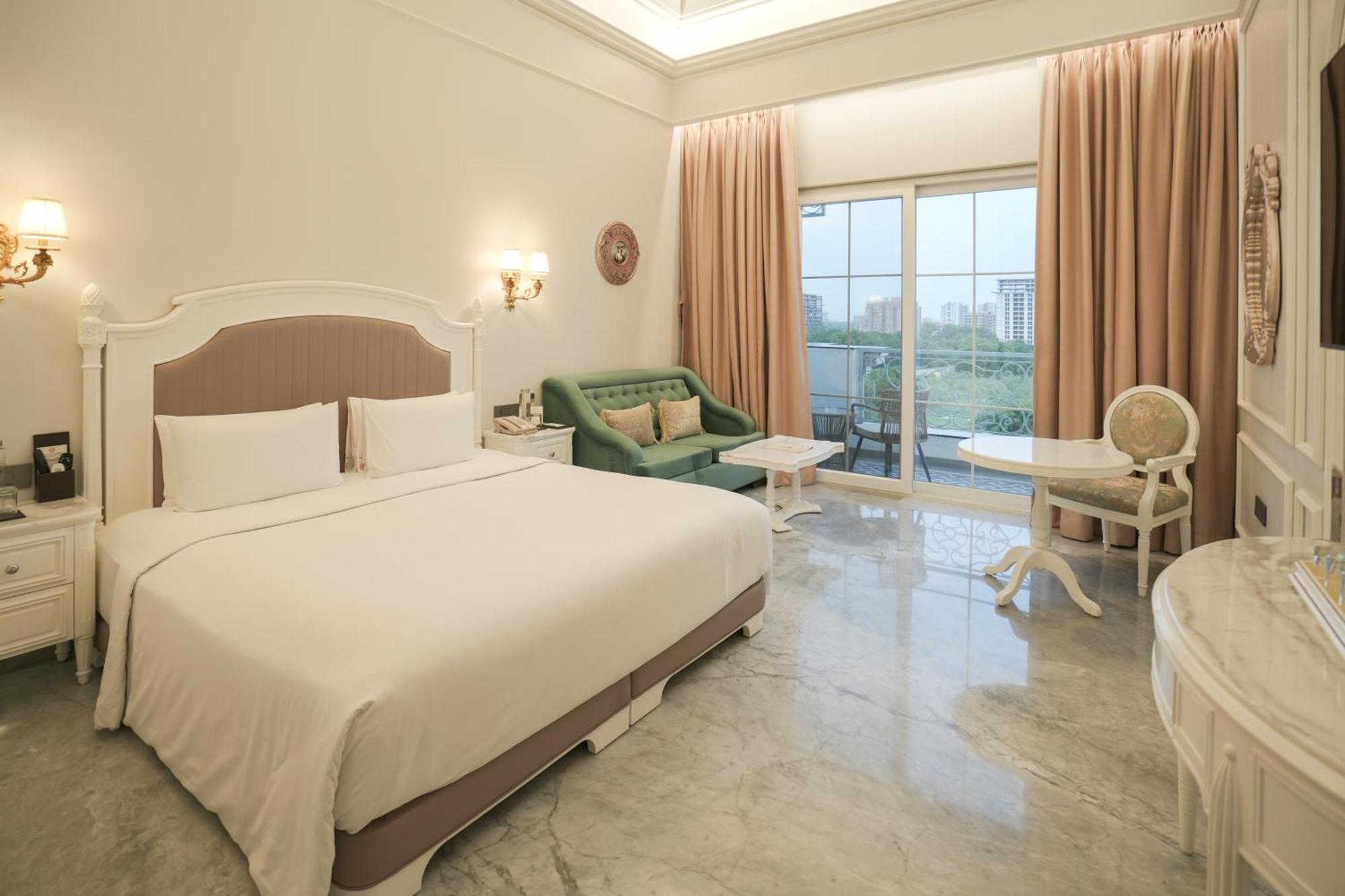 Hotel Hillock อาเมดาบัด ภายนอก รูปภาพ